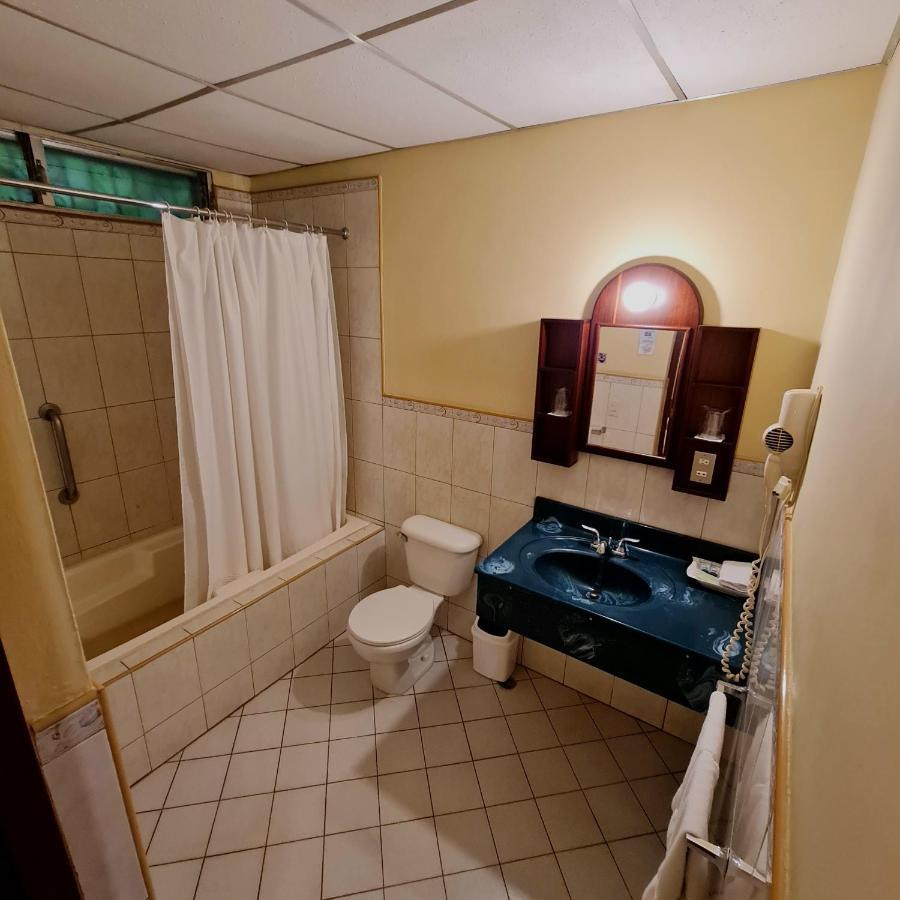 Hotel Austria León المظهر الخارجي الصورة
